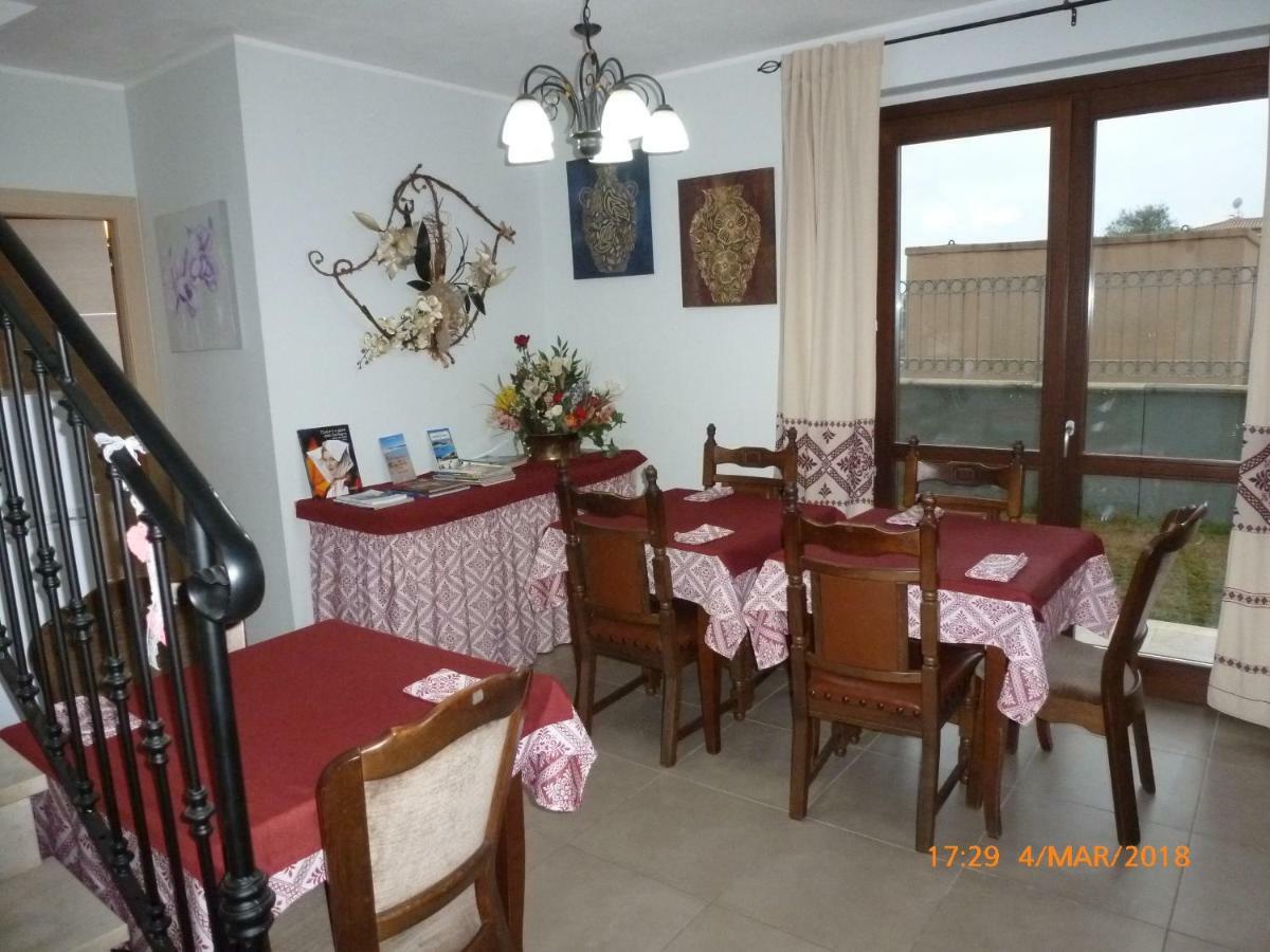 Bed and Breakfast Emozioni D'Estate à Pula Extérieur photo