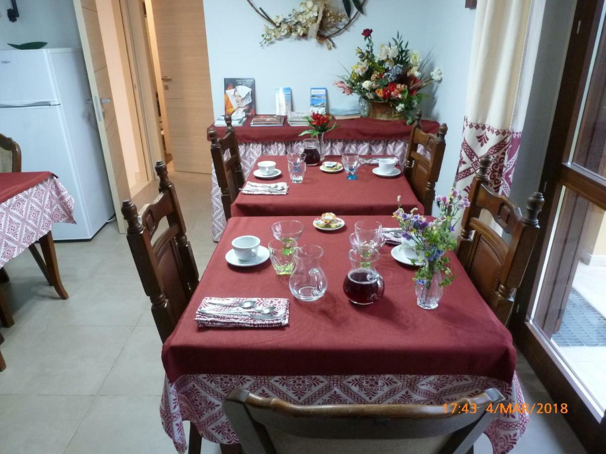 Bed and Breakfast Emozioni D'Estate à Pula Extérieur photo