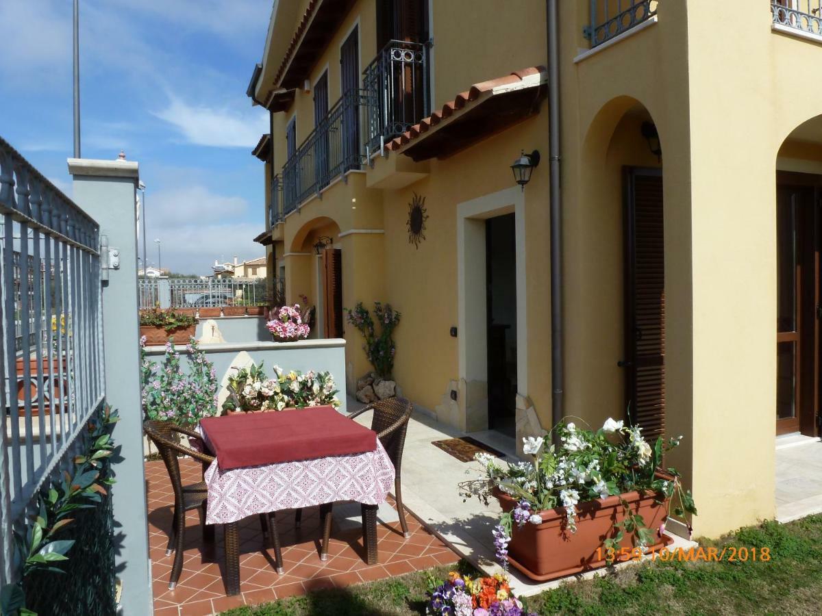 Bed and Breakfast Emozioni D'Estate à Pula Extérieur photo