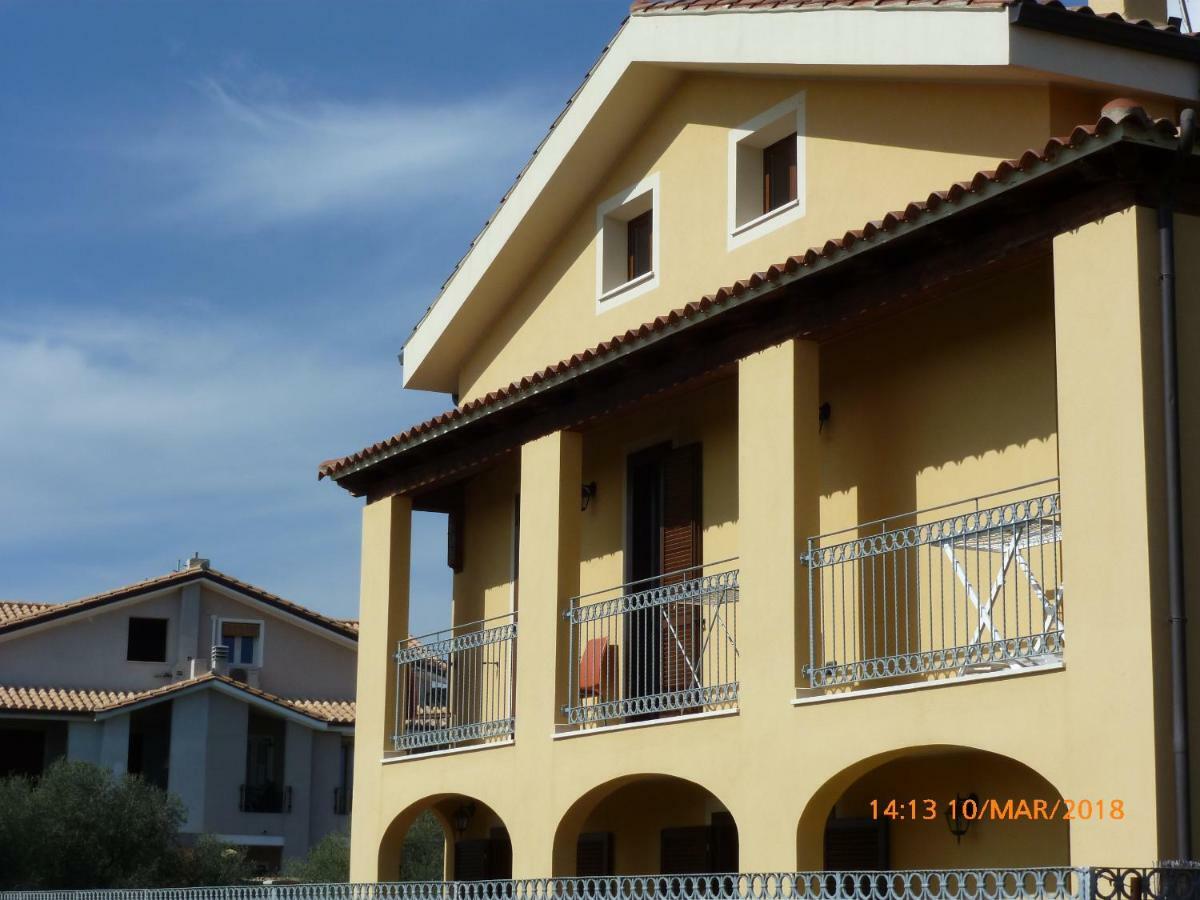 Bed and Breakfast Emozioni D'Estate à Pula Extérieur photo