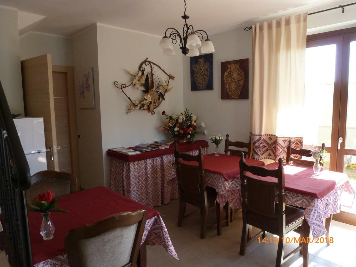 Bed and Breakfast Emozioni D'Estate à Pula Extérieur photo