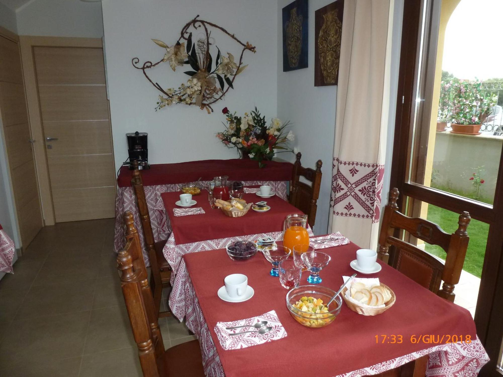 Bed and Breakfast Emozioni D'Estate à Pula Extérieur photo