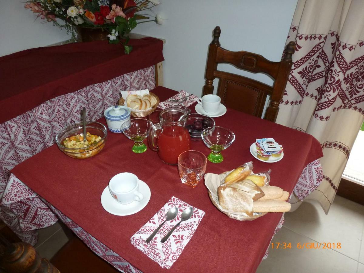 Bed and Breakfast Emozioni D'Estate à Pula Extérieur photo